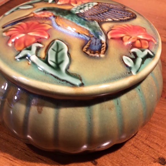 Vtg. Hummingbird Coynes & Co.Ceramic Trinket Box - Picture 4 of 14